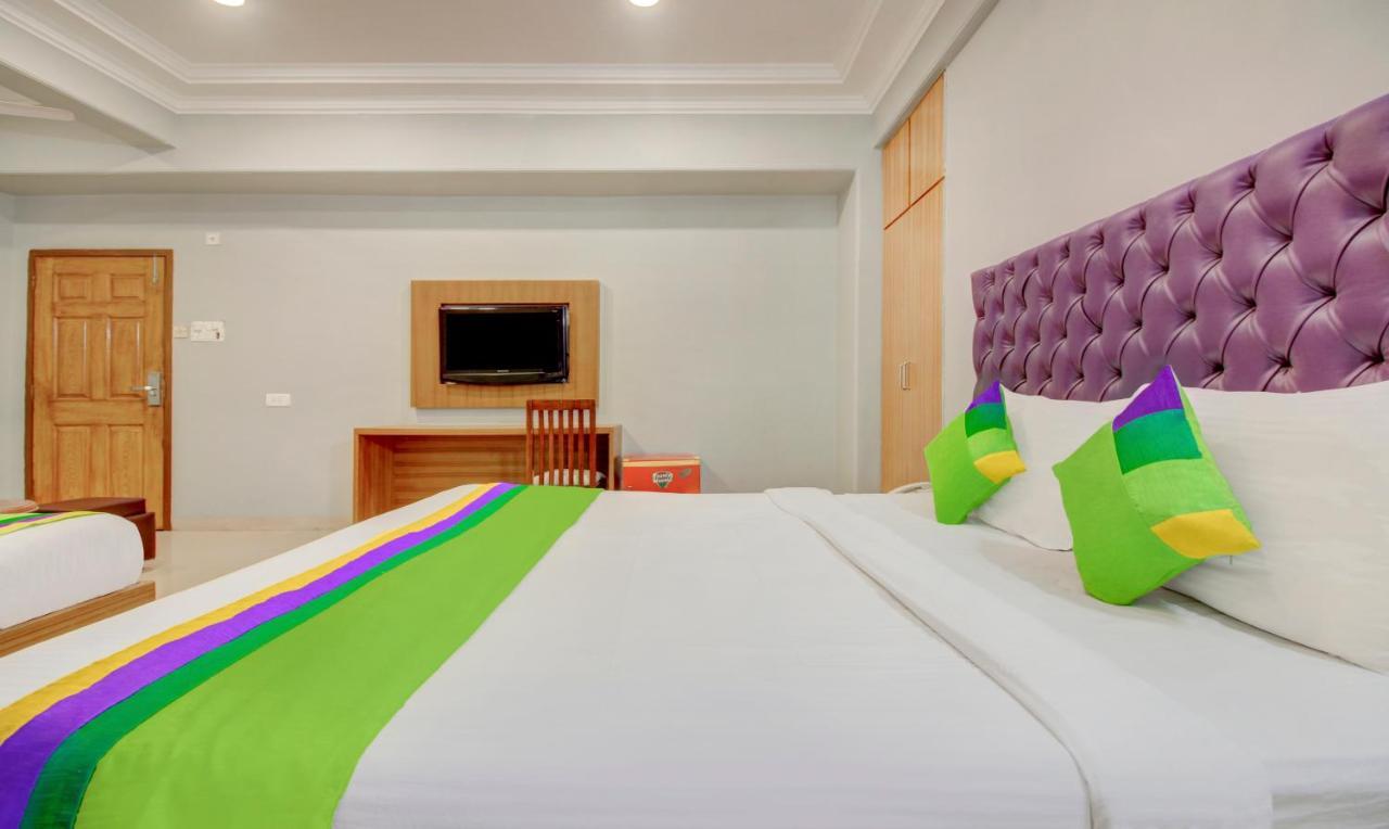 Hotel Treebo Cruz Royale Santacruz West à Bombay Extérieur photo