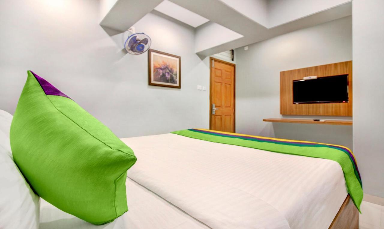 Hotel Treebo Cruz Royale Santacruz West à Bombay Extérieur photo