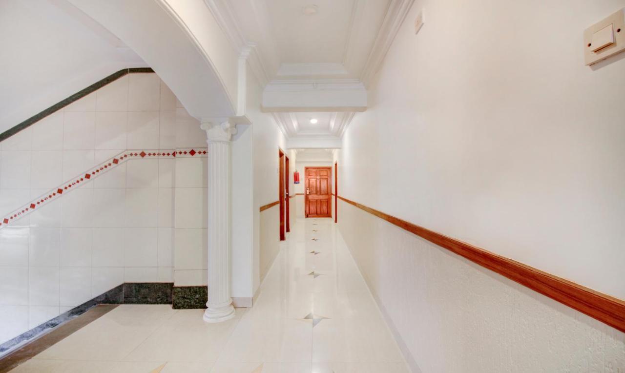 Hotel Treebo Cruz Royale Santacruz West à Bombay Extérieur photo