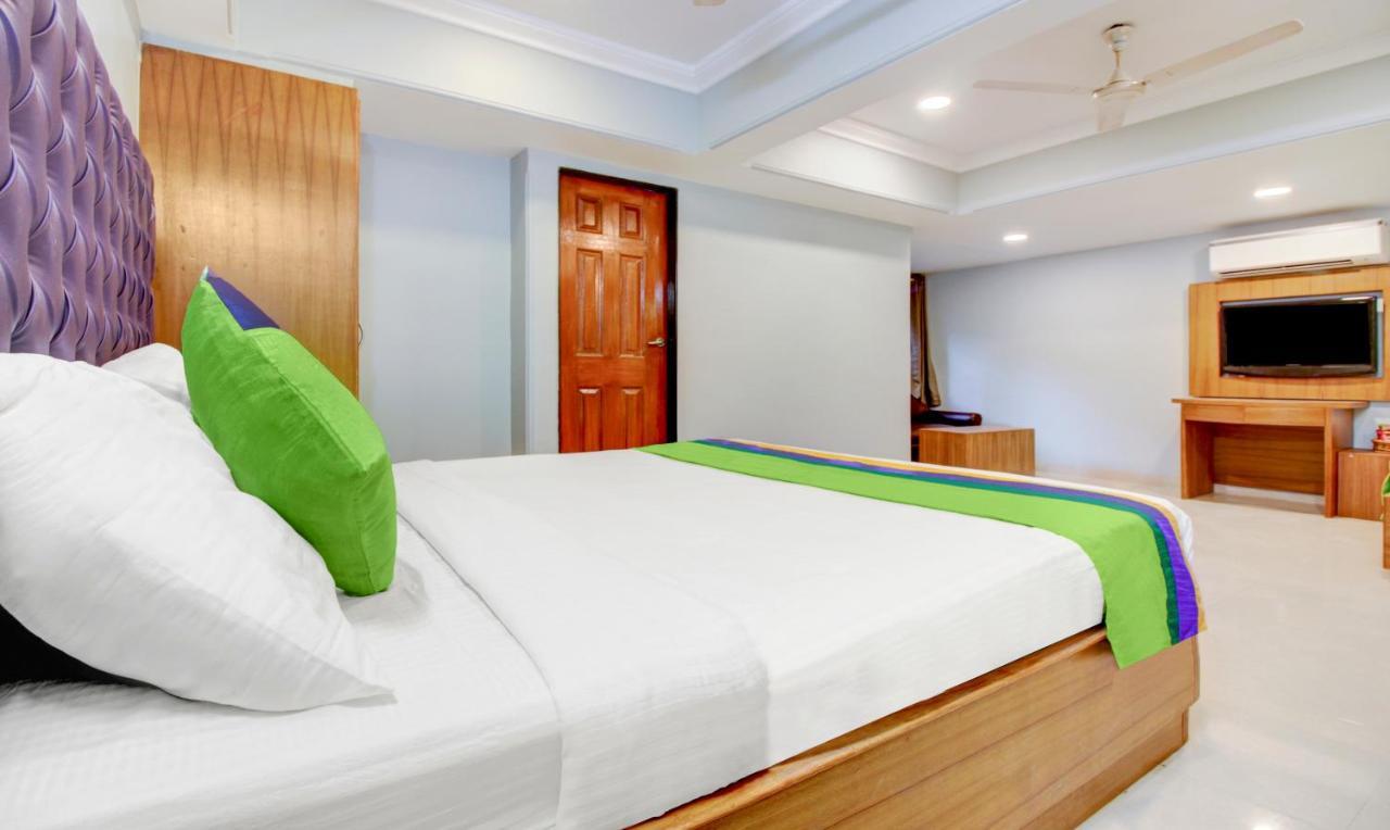 Hotel Treebo Cruz Royale Santacruz West à Bombay Extérieur photo